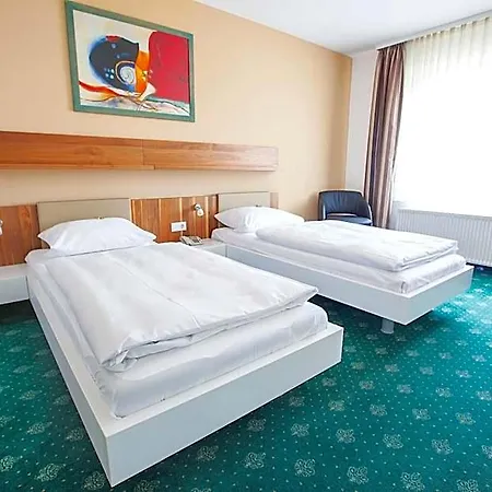 & Restaurant Ernst Hotel 3*