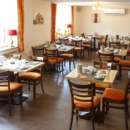 & Restaurant Ernst Hotell 3*