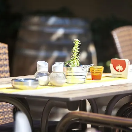 فندق & Restaurant Ernst